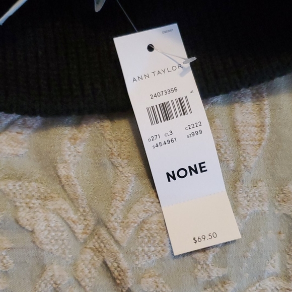 Ann Taylor Hat - Picture 2 of 3